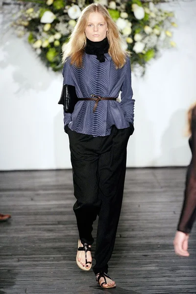 Look 12